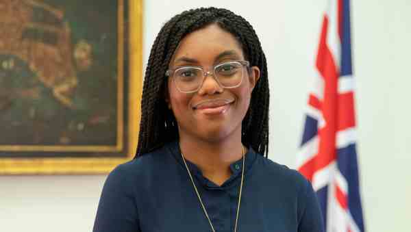 GB, Kemi Badenoch è la nuova leader dei Tories