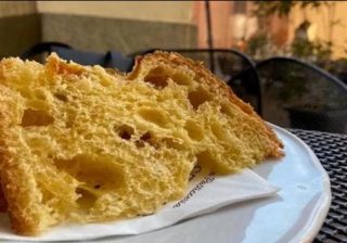 panettone con farina di grilli