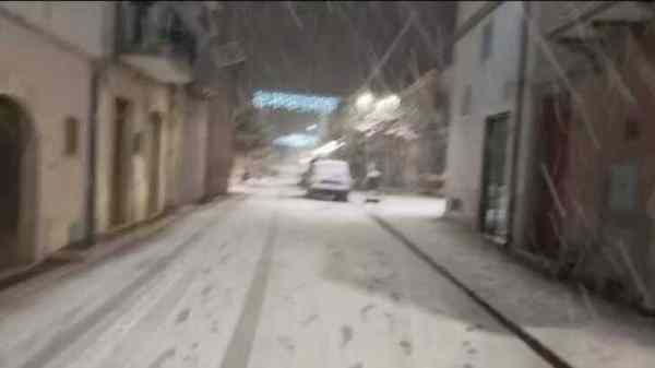 Neve nel Foggiano, soccorsi alcuni automobilisti