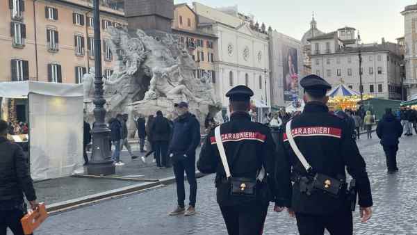 Roma: furti su metro, bus e vie dello shopping. 14 arresti, tutti stranieri