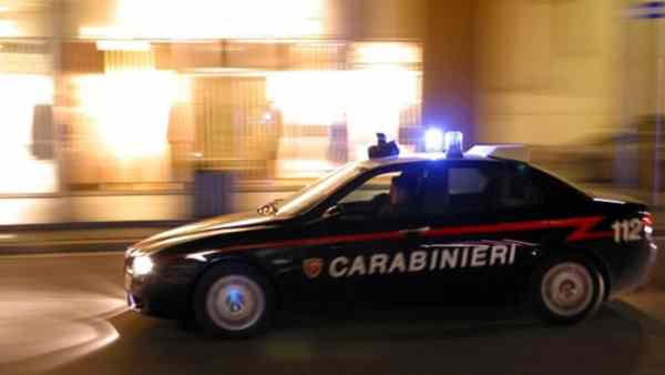 Roma, minorenne picchiato e rapinato da due stranieri