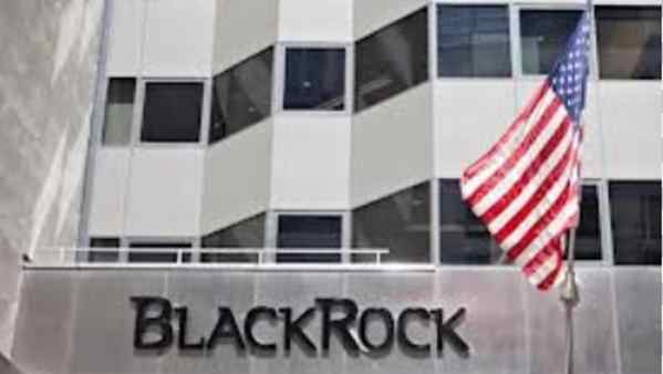 Anche BlackRock si defila dall’attivismo “green”