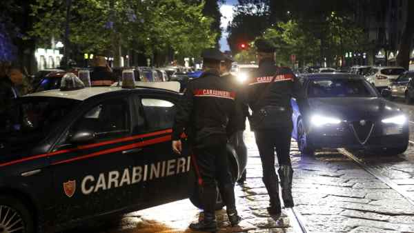 Raid sessuale di nordafricani a Milano, in dieci contro due fidanzati