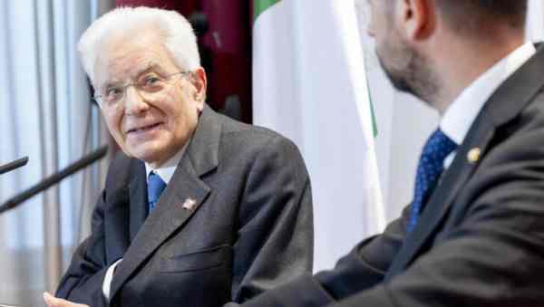 Mattarella: ‘siamo sommersi da messaggi talvolta non veritieri’