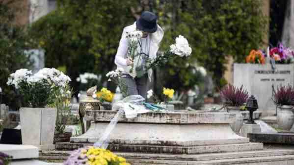 Droga tra le tombe, fermato per spaccio il custode del cimitero