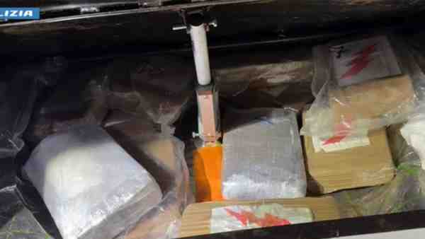 Terni, sequestrati 20 kg di cocaina: arrestati due albanesi